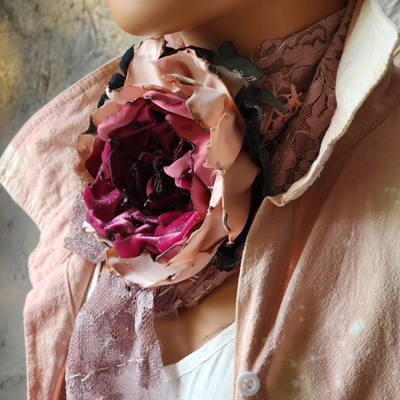 Designer Concept Jewelry Upcycled Vintage Lace Jabot Large Velvet Rose Avangard - Picture 3 of 15